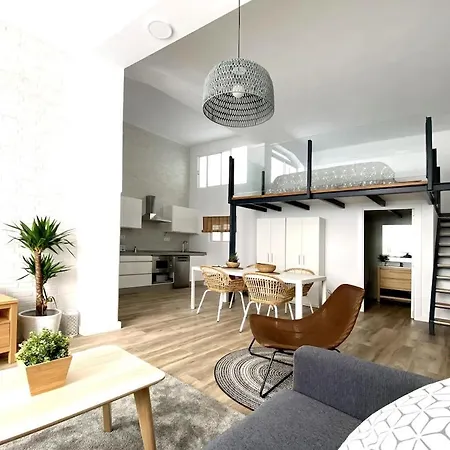 Modern Double Height Loft Near Canteras Appartamento *